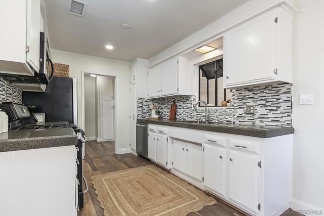 1167 Peutz Valley Rd, Alpine CA: https://media.crmls.org/mediaz/af152bdd-aea7-44e0-bf18-dca1d7e3b093.jpg