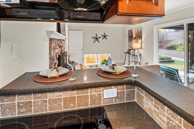 25631 Paul Ct, Hayward CA: https://media.crmls.org/mediaz/af1570cc-182c-47aa-b36b-14c7f7e44da0.jpg