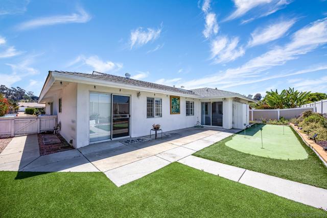 12466 Senda Rd, San Diego CA: https://media.crmls.org/mediaz/af164f7e-084e-41ca-b4e8-d83666d0444c.jpg