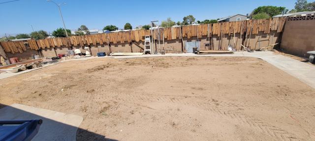 1230 N Las Posas Court, Ridgecrest CA: https://media.crmls.org/mediaz/af16e86b-f176-4863-9689-88238f101993.jpg