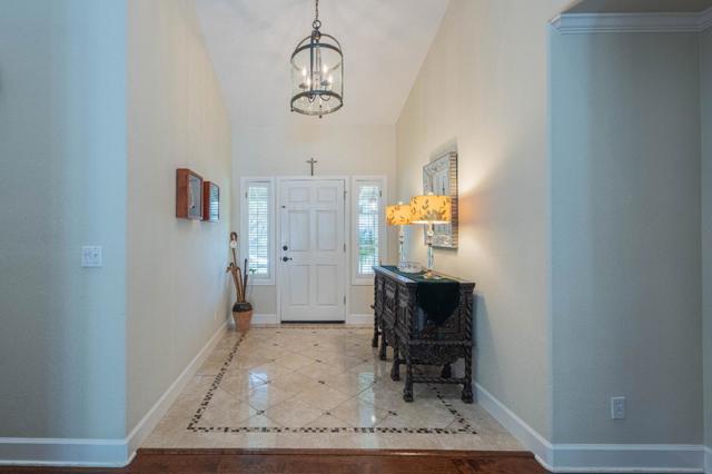 25547 Meadowview Circle,  CA: https://media.crmls.org/mediaz/af172866-a2b3-4286-8dfb-eccc71f7614b.jpg