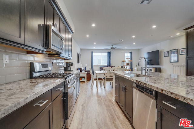20619 Oakglen Lane, Winnetka CA: https://media.crmls.org/mediaz/af1826e0-0d2c-436a-b686-93d40dd09f4e.jpg