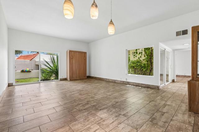 1683 Tam O Shanter Plaza, Palm Springs, CA 92264