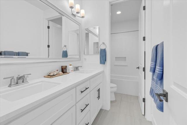 273 Skyview Drive, Marina CA: https://media.crmls.org/mediaz/af18b1e3-1ad2-43cc-b98f-c82d73900efe.jpg
