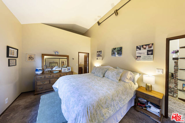 532 N San Marino Avenue, San Gabriel CA: https://media.crmls.org/mediaz/af1943c5-4c21-4a51-879d-30590fc172d3.jpg