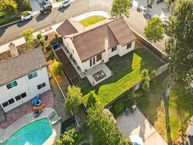 898 Oakmound Avenue, Newbury Park CA: https://media.crmls.org/mediaz/af1994ed-6f76-4553-bdaa-b3dfc5f46380.jpg
