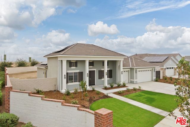 3719 Pathway Court, Bakersfield CA: https://media.crmls.org/mediaz/af1995a4-2d8c-4bef-b43e-dc76a0107522.jpg