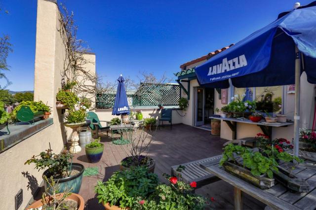 725 Correas Street, Half Moon Bay CA: https://media.crmls.org/mediaz/af1a0e30-805c-43af-b776-09a7f8b45990.jpg