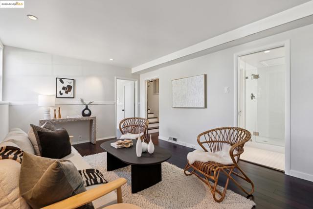 4701 Kaphan Ave, Oakland CA: https://media.crmls.org/mediaz/af1b4dd4-9adb-47dc-b21a-0d610111f24d.jpg