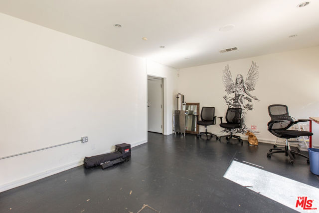 12906 Venice Boulevard, Los Angeles CA: https://media.crmls.org/mediaz/af1c8e7b-1b2f-4b3c-b7ff-afdcd9f756c5.jpg