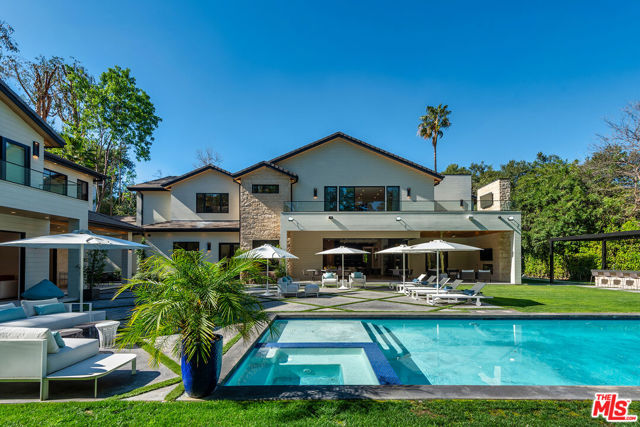 16144 HIGH VALLEY Place, Encino CA: https://media.crmls.org/mediaz/af1d1c1a-f80c-4a5a-ac50-fd247778e488.jpg