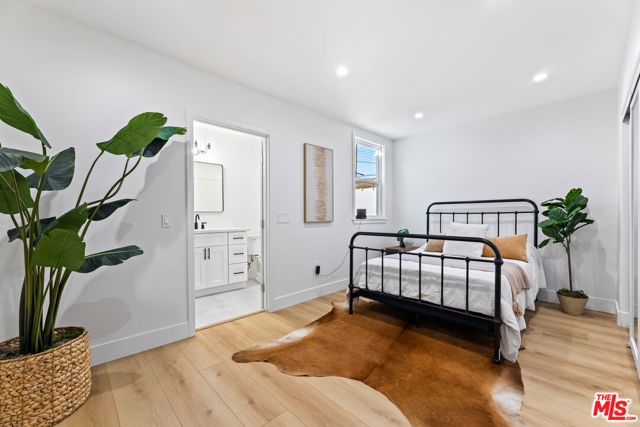 8507 Naylor Avenue, Los Angeles CA: https://media.crmls.org/mediaz/af1d1d32-c2fa-4295-905c-2a1a641a4433.jpg