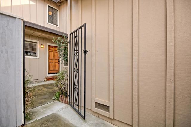 141 Joes Lane, Hollister CA: https://media.crmls.org/mediaz/af1d1f6f-373b-4abf-ab3b-24b6322feabf.jpg
