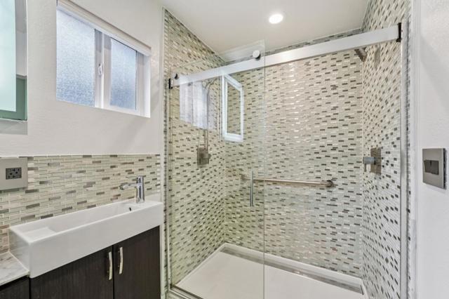 424 5th Avenue, Redwood City CA: https://media.crmls.org/mediaz/af1df8ec-e33b-4822-abb2-2262a94a01c0.jpg