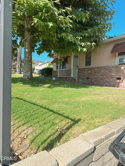 2483 Florencita W Drive, Montrose CA: https://media.crmls.org/mediaz/af1e23d7-28eb-477e-bf6b-9db07b08c4ad.jpg