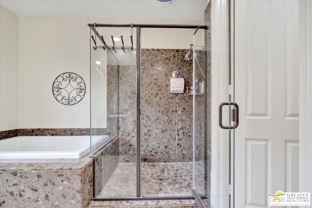 74121 Kingston Court, Palm Desert CA: https://media.crmls.org/mediaz/af1ea4d8-ff85-4b3e-baa0-8e0962650715.jpg