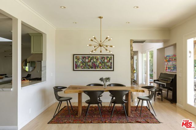 16303 Mandalay Drive, Encino CA: https://media.crmls.org/mediaz/af1f116a-f9c6-4a3c-8436-60b0f6844bdc.jpg