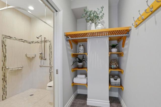 12387 Stonebrook Drive, Los Altos Hills CA: https://media.crmls.org/mediaz/af2071da-f2df-45b0-8947-1f496ca3e915.jpg