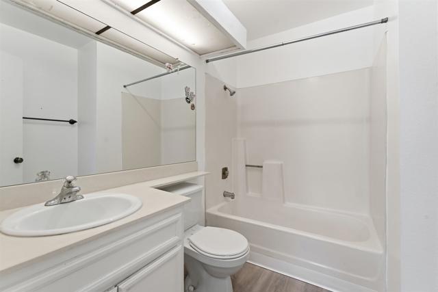 Detail Gallery Image 7 of 26 For 1540 Granite Hills Dr #C,  El Cajon,  CA 92019 - 2 Beds | 2/1 Baths