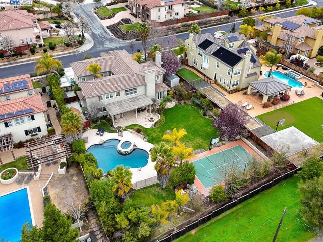 1037 Sunset Creek Ln, Pleasanton CA: https://media.crmls.org/mediaz/af21496d-c154-4ec6-b1aa-26f98fb12807.jpg