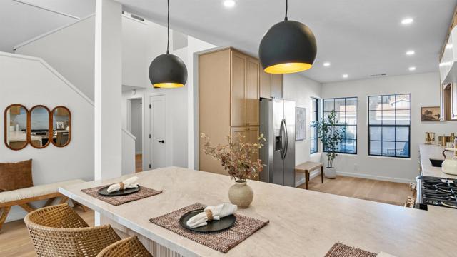 Detail Gallery Image 5 of 29 For 15662 via Calanova, San Diego,  CA 92128 - 3 Beds | 2/1 Baths