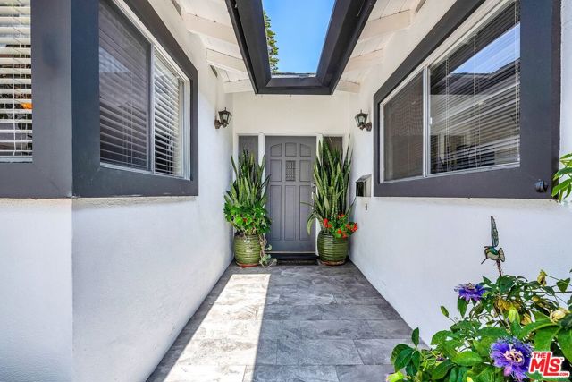 8732 Villanova Avenue, Los Angeles CA: https://media.crmls.org/mediaz/af21ee81-79ee-47a2-a6eb-2768039a38e3.jpg