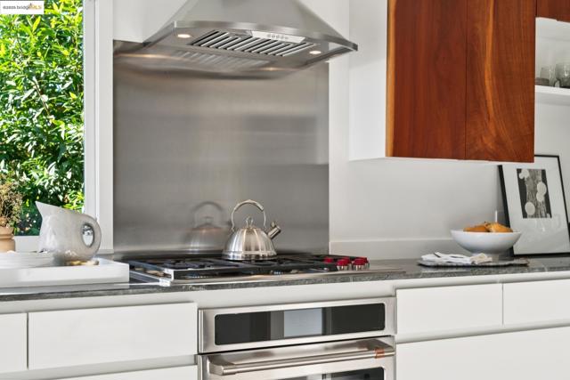 1069 Miller Ave, Berkeley CA: https://media.crmls.org/mediaz/af229bc4-d986-4e1a-be04-64d1d5a07647.jpg