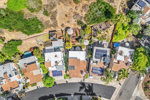4533 Gesner St, San Diego CA: https://media.crmls.org/mediaz/af232ca3-408e-409d-81fe-159c44522c4f.jpg