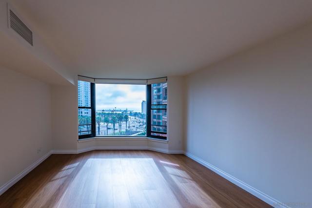 500 W Harbor Dr, San Diego CA: https://media.crmls.org/mediaz/af2346cc-1acc-4d99-a349-1f9dd9ab4785.jpg