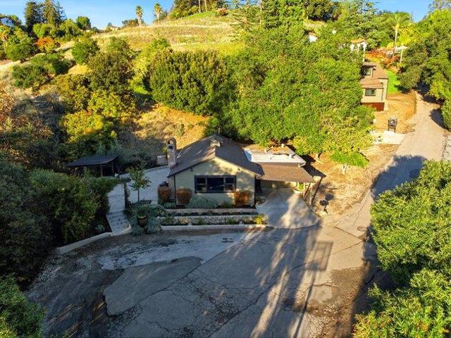 11265 Canyon Drive, San Jose CA: https://media.crmls.org/mediaz/af23a84e-23e1-4f3d-8c7f-62e0397d1363.jpg