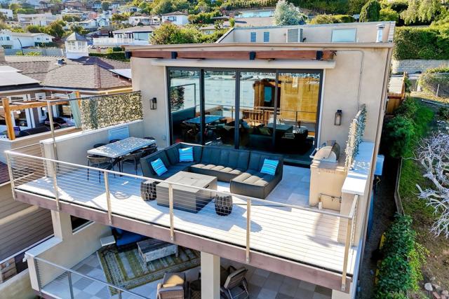 812 San Antonio Pl, San Diego CA: https://media.crmls.org/mediaz/af2402de-1e43-4845-8fa9-f9fc4635fe55.jpg