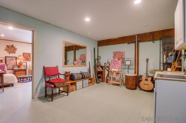 255 Highline Trl, El Cajon CA: https://media.crmls.org/mediaz/af240564-8e01-4e7c-bc33-031769459ad2.jpg