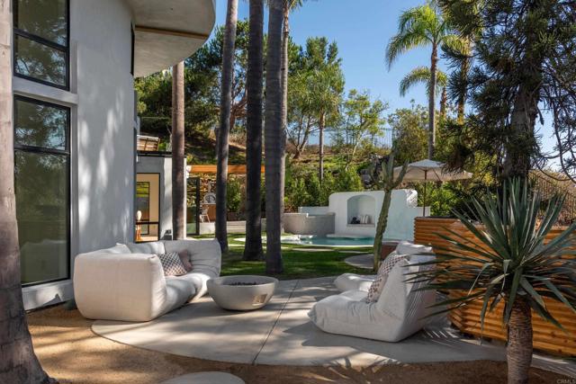 14847 Vista Del Oceano, Del Mar CA: https://media.crmls.org/mediaz/af241fef-b9d7-4868-b242-a2d173426be6.jpg