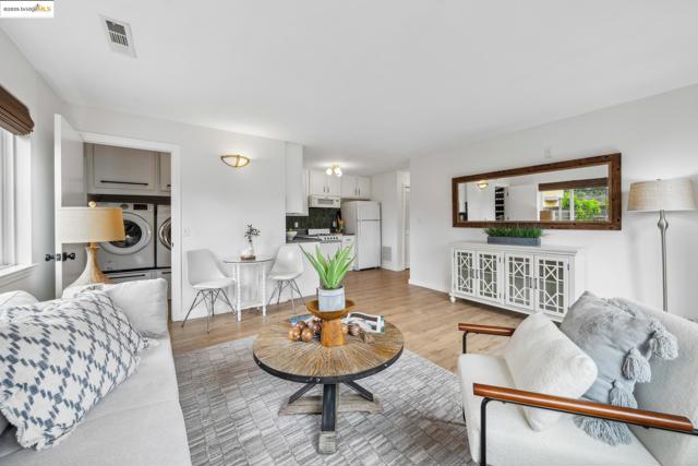 6951 Chambers Dr, Oakland CA: https://media.crmls.org/mediaz/af2459a8-c25c-40c0-b93d-7e4f6315157b.jpg