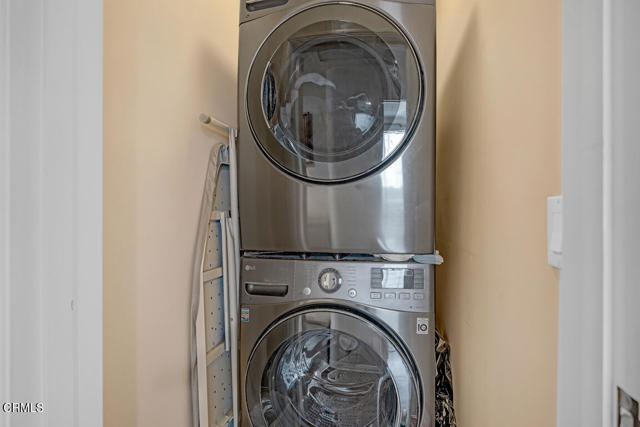 110 Glen Summer Road, Pasadena CA: https://media.crmls.org/mediaz/af24ae78-fdc9-46be-93ca-cba27041f7d7.jpg