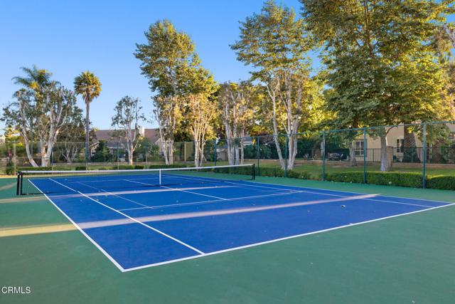 2106 Fox Den Court, Oxnard CA: https://media.crmls.org/mediaz/af24fbc7-ea67-4211-80f0-a8c648d8405f.jpg