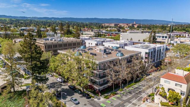 200 Sheridan Avenue, Palo Alto CA: https://media.crmls.org/mediaz/af259723-14d2-4628-8b7a-21ef52c73c53.jpg