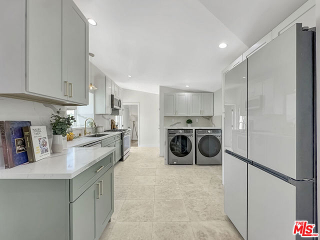 1037 W 83rd Street, Los Angeles CA: https://media.crmls.org/mediaz/af264539-772d-478b-9c9e-de9177e58645.jpg