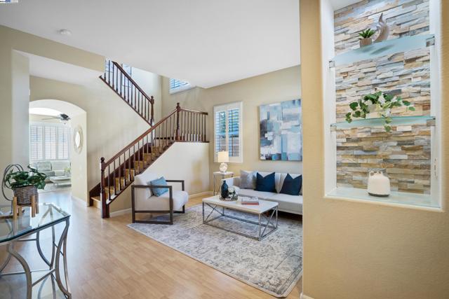Image 3 of 26 For 2127 Payne Pl