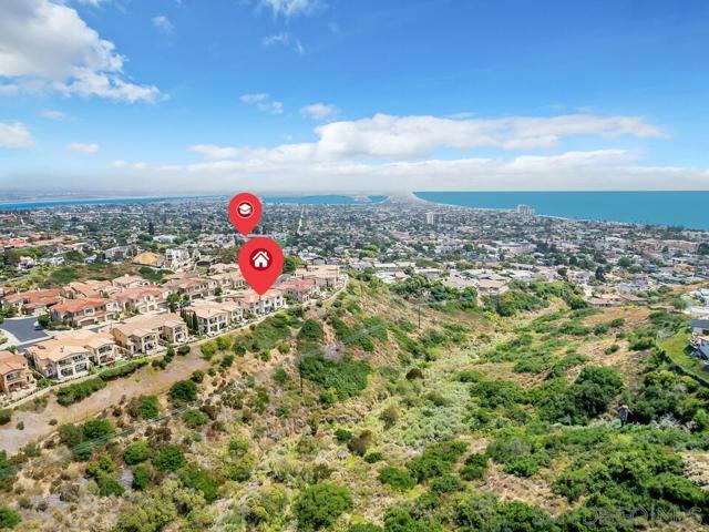 5438 Caminito Bayo, La Jolla CA: https://media.crmls.org/mediaz/af26a2ad-1fbf-44f9-be68-3154dd382a6a.jpg