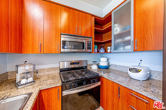 620 S Gramercy Place, Los Angeles CA: https://media.crmls.org/mediaz/af270cca-f688-4fe9-8ce9-0df683795016.jpg