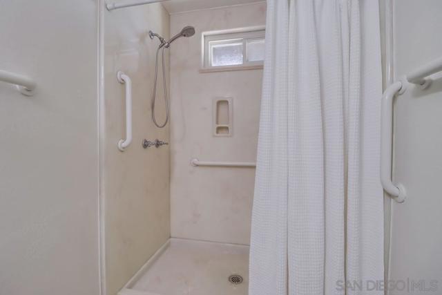255 Highline Trl, El Cajon CA: https://media.crmls.org/mediaz/af271eab-acb4-415d-9a79-f4656911909c.jpg