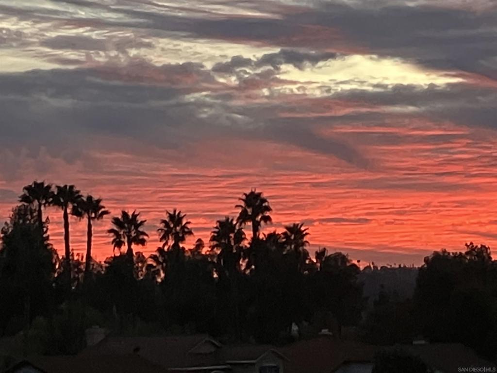 https://media.crmls.org/mediaz/af277328-9495-4ef9-add3-5f1cd98a313d.jpg?preset=X-Large