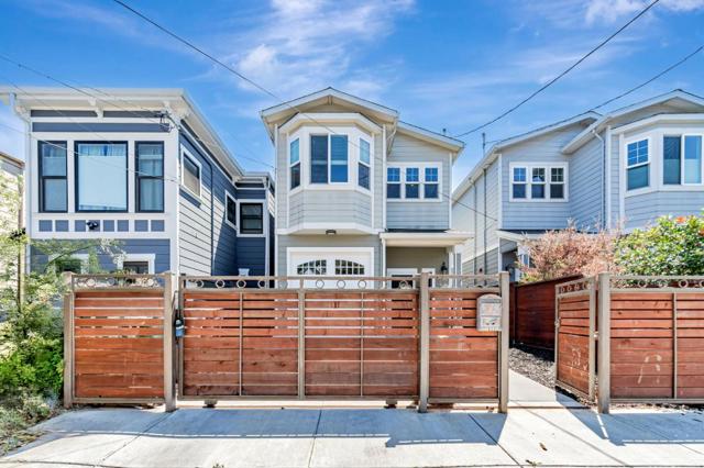 1633 15th Street, Oakland CA: https://media.crmls.org/mediaz/af28f2c8-09c4-4801-8218-1f61b0cc2a90.jpg