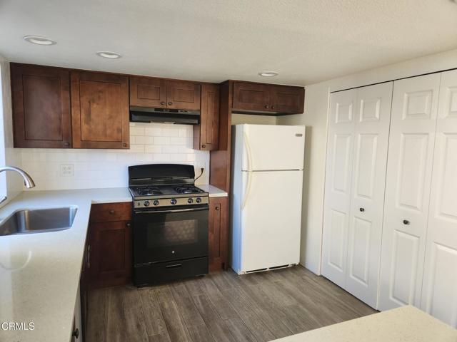 Detail Gallery Image 2 of 13 For 102 E Ventura St a,  Santa Paula,  CA 93060 - 3 Beds | 1/1 Baths