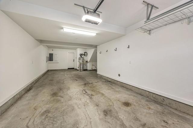 112 Waters Park Circle, San Mateo CA: https://media.crmls.org/mediaz/af292398-f58e-4103-af21-35c4ebb3f996.jpg