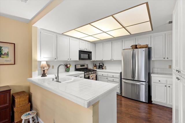 1209 La Verde Lane, San Marcos CA: https://media.crmls.org/mediaz/af295e5d-faca-4325-af0d-6dddeba41cc8.jpg