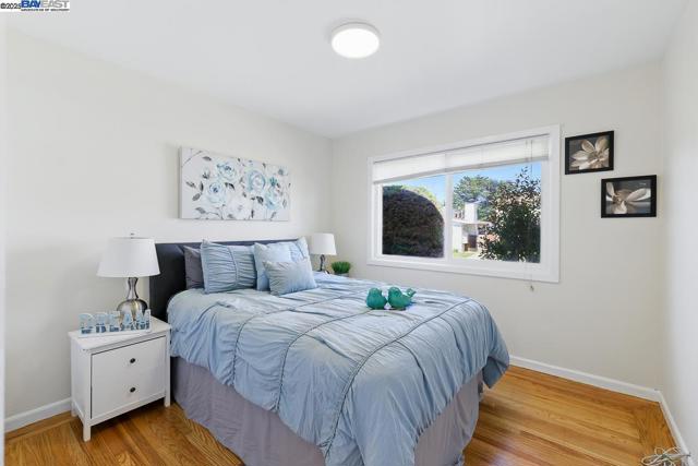 232 Longford Dr, South San Francisco CA: https://media.crmls.org/mediaz/af29ae03-847c-4c6b-9e6a-5bed156ba866.jpg