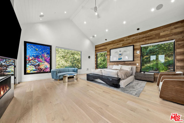 3140 Coldwater Canyon, Studio City CA: https://media.crmls.org/mediaz/af29d409-44a1-4990-92e5-b36ccd794ca5.jpg