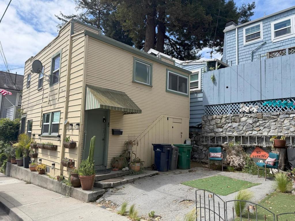 431 Capitola Avenue